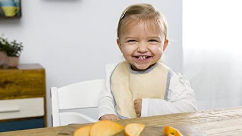 Benefits of Different Types of Baby Bibs